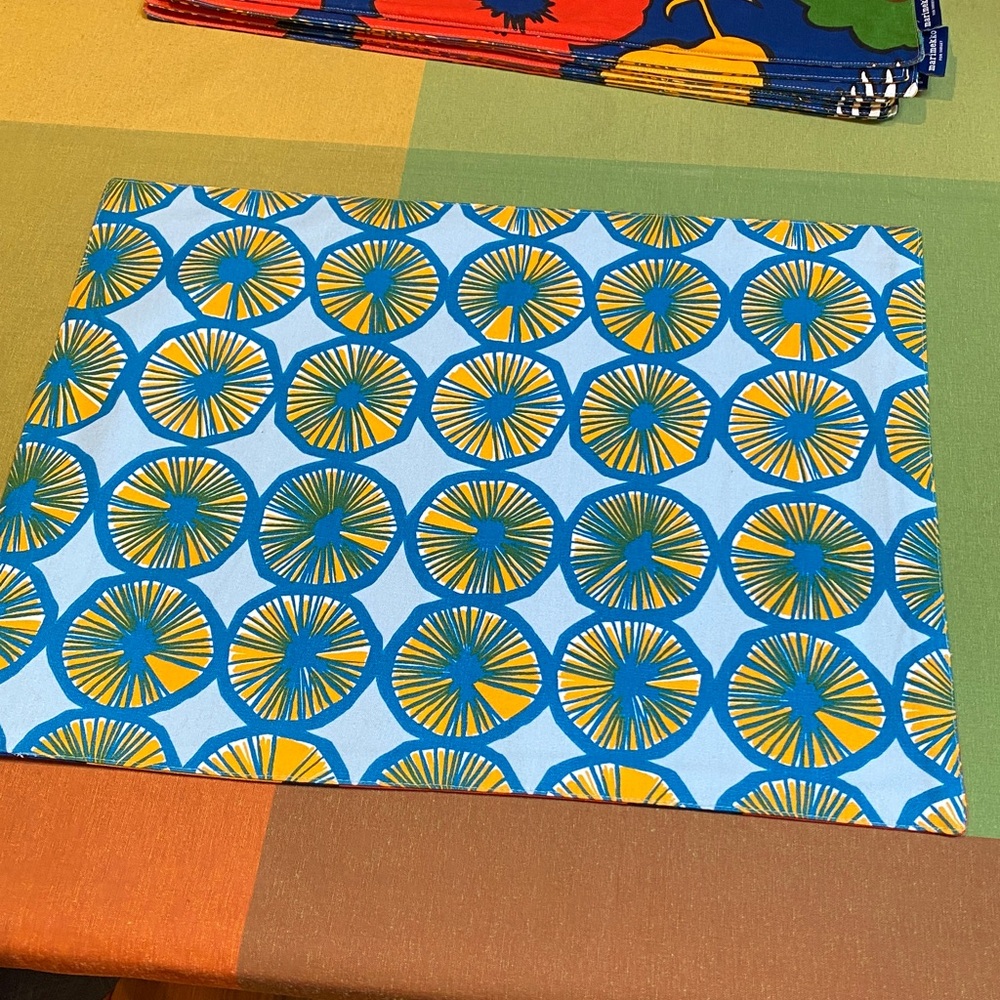 Marimekko for Target Kukkatori Placemats 8 - like new - Picture 4 of 5